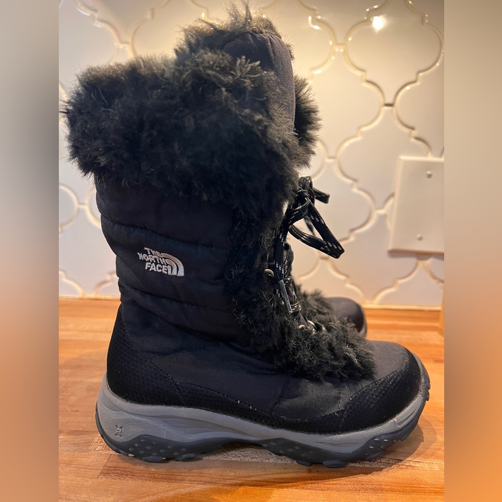 The North Face Girl’s Winter Snow Boots-size 2